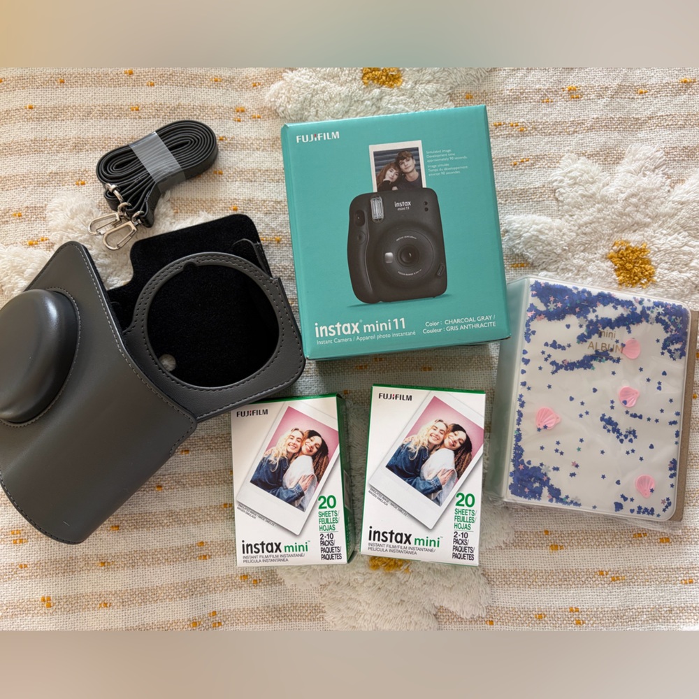 Fujifilm instax mini 11 Instant Camera Kit — Charcoal Black with Teal Box